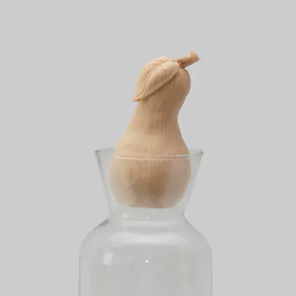 Karaffe mit Birne