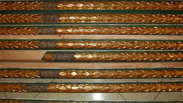 Decorative ornaments for stube