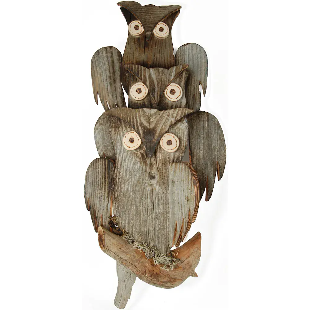 Búhos de madera vieja da pender