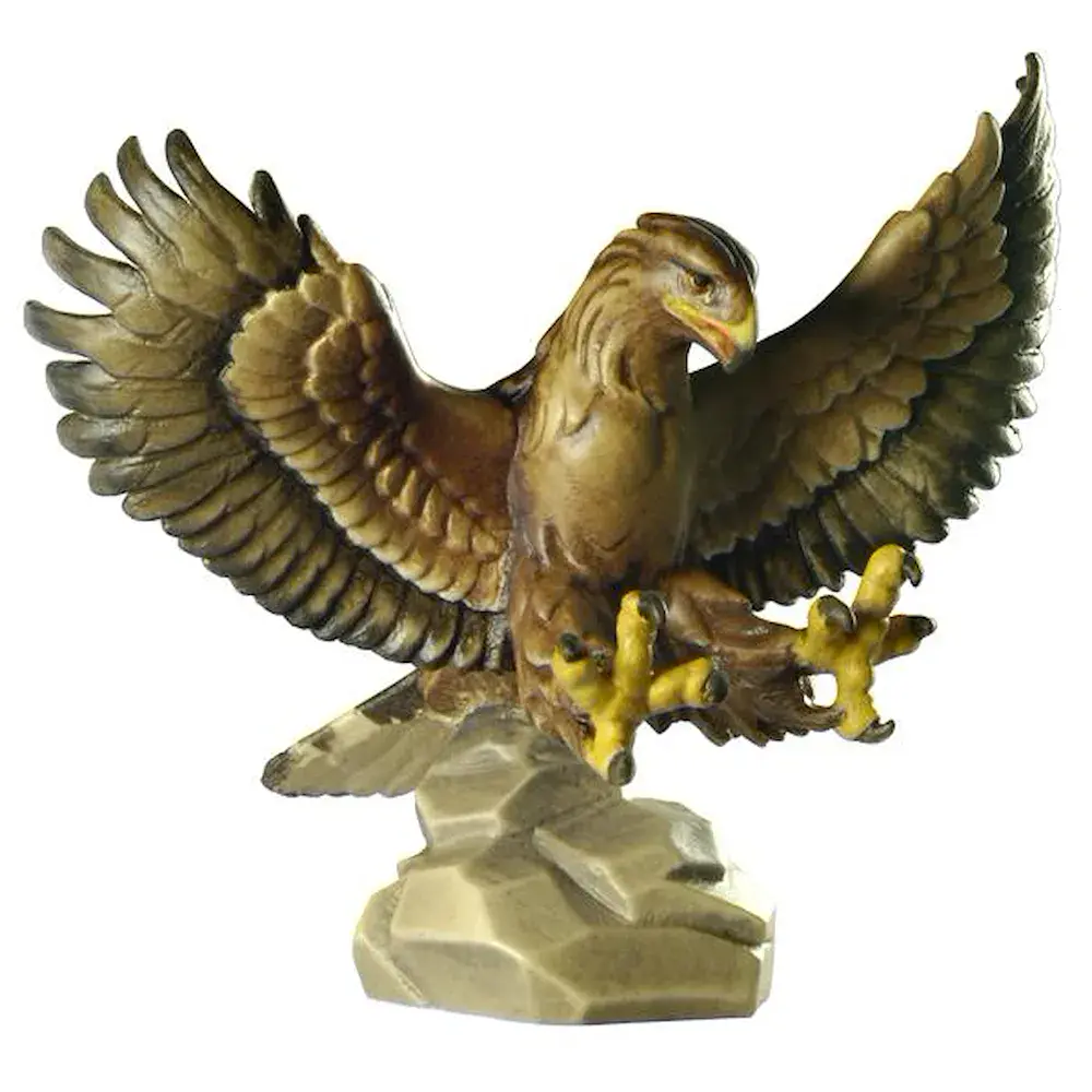 Águila sobre pedestal