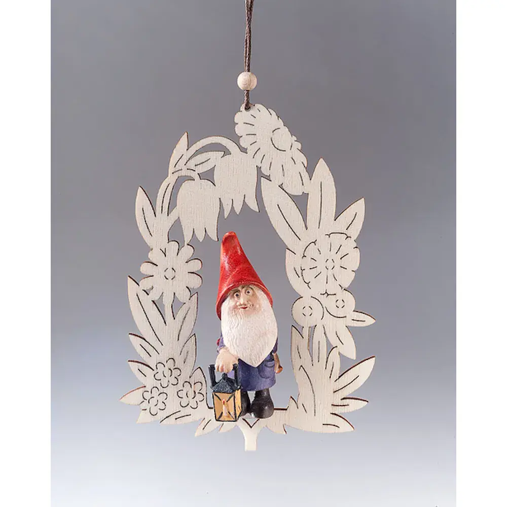 Zwerg mit Laterne und Ornament