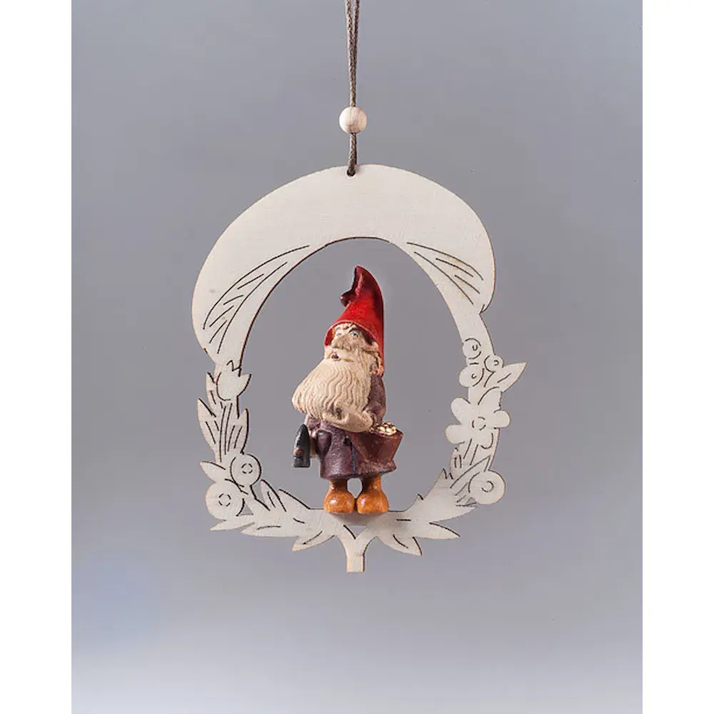 Enanito con el matillo y ornamento