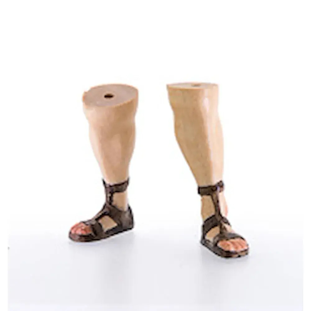 Pies con sandalias romanas