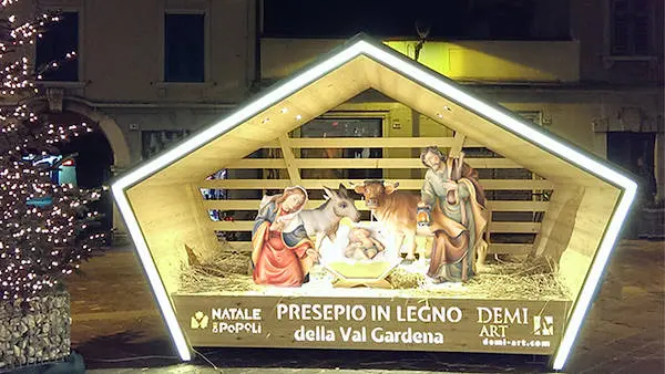 Demi art wood nativity scene in Rovereto