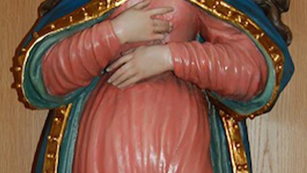 Estatua de María restaurata