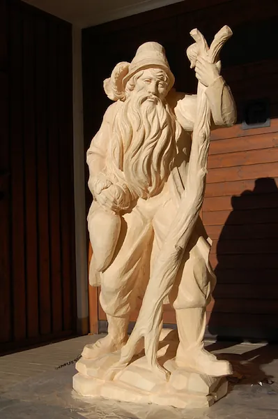 sculpture front