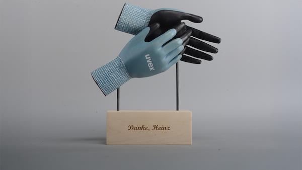 Personalisierte Handschuhe in Holz