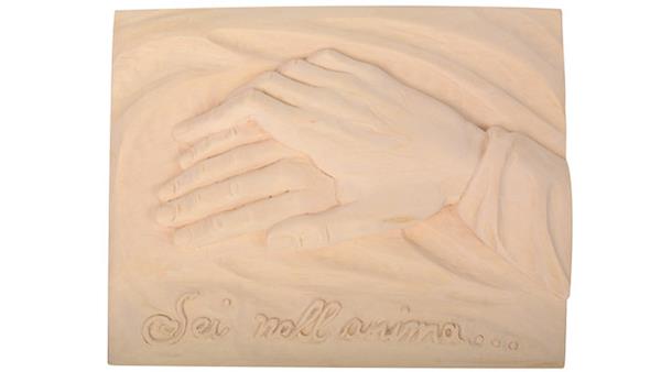 Relieve con manos