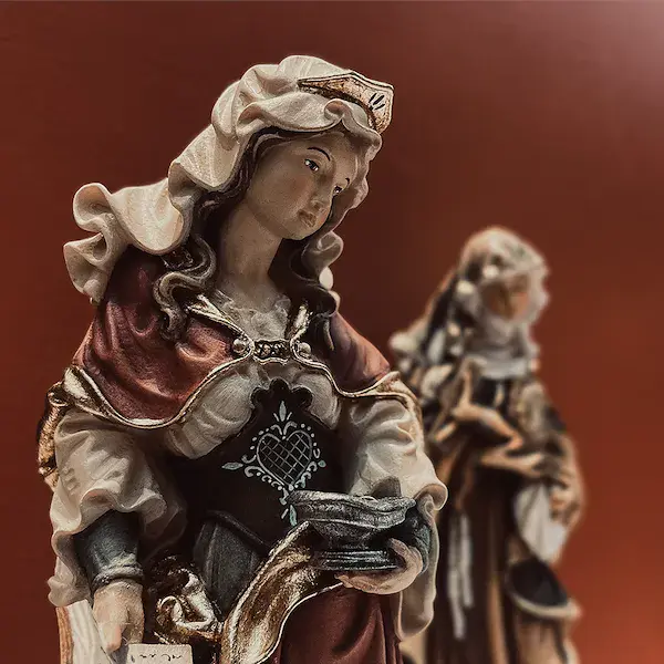 statue di Sante femminili