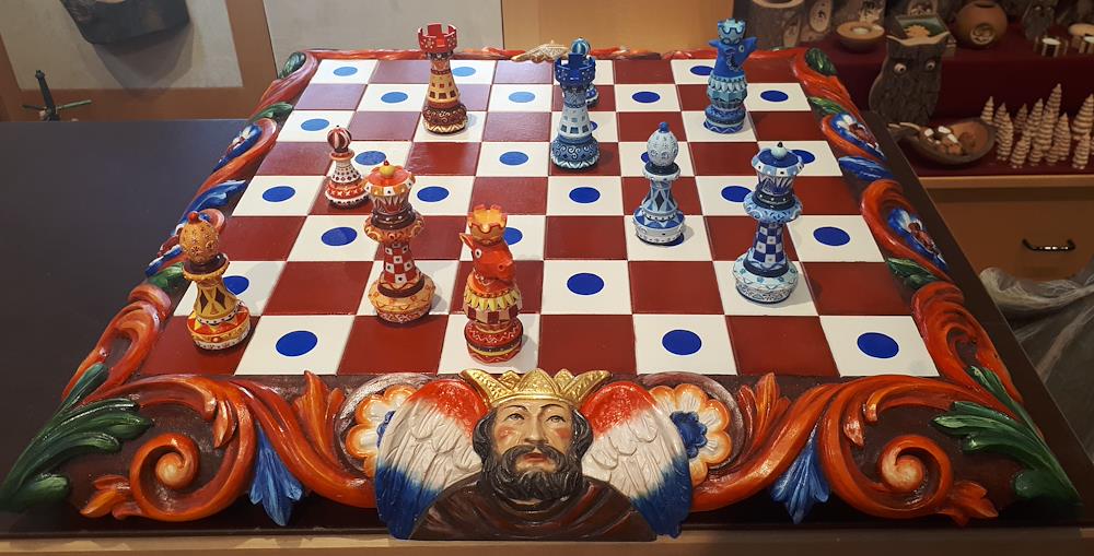 Schachbrett mit Figuren